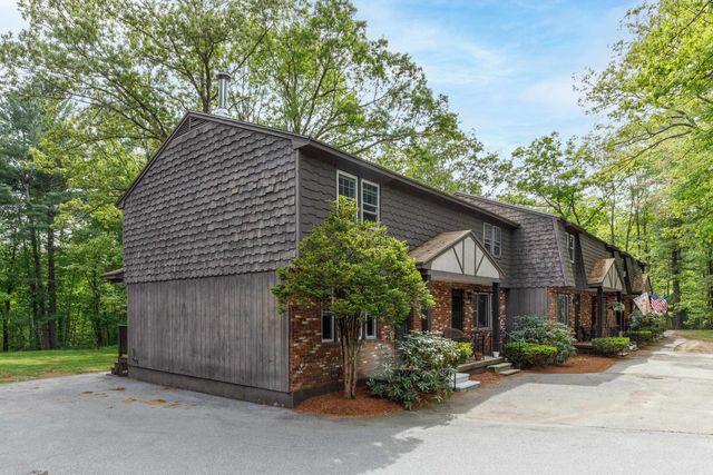8 Midridge Circle, Londonderry, NH 03053