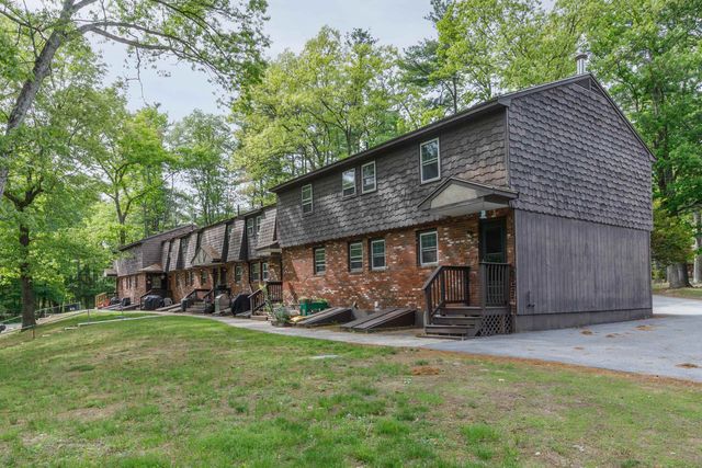 8 Midridge Circle, Londonderry, NH 03053