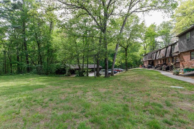 8 Midridge Circle, Londonderry, NH 03053