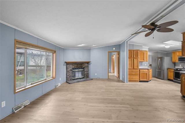 9072 Greentree Drive, Newport, MI 48166