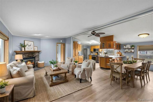 9072 Greentree Drive, Newport, MI 48166