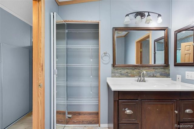 9072 Greentree Drive, Newport, MI 48166