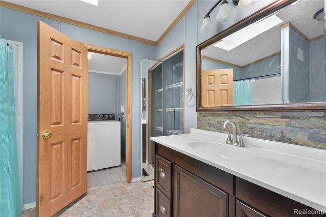 9072 Greentree Drive, Newport, MI 48166