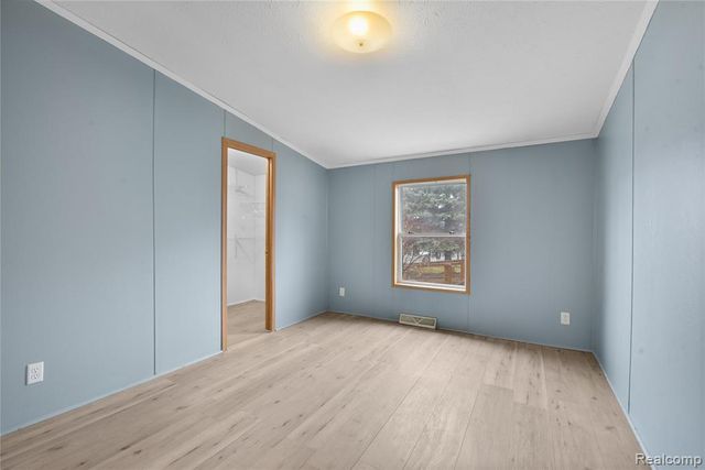 9072 Greentree Drive, Newport, MI 48166