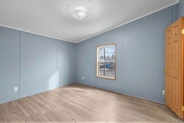 9072 Greentree Drive, Newport, MI 48166