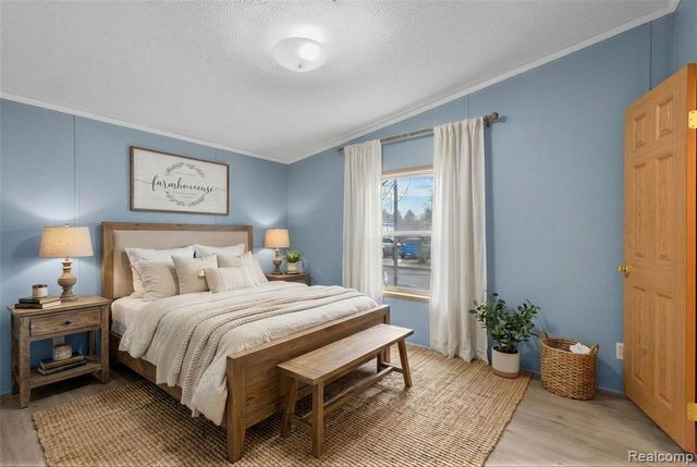 9072 Greentree Drive, Newport, MI 48166