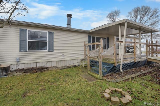 9072 Greentree Drive, Newport, MI 48166