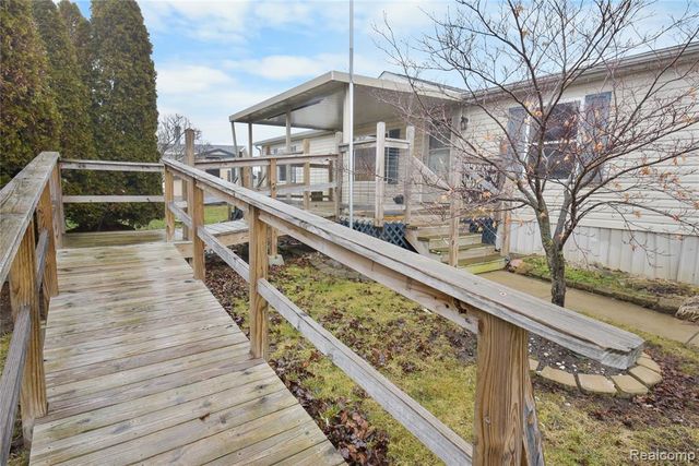 9072 Greentree Drive, Newport, MI 48166