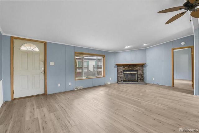 9072 Greentree Drive, Newport, MI 48166