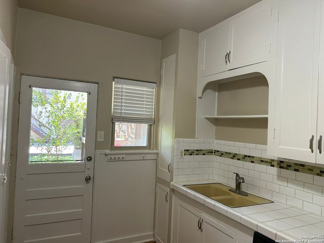 224 E Rosewood Ave Apt 1, San Antonio, TX 78212