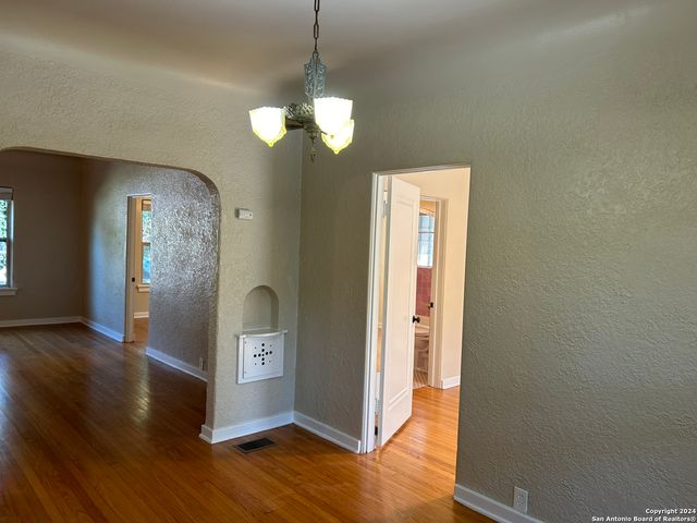 224 E Rosewood Ave Apt 1, San Antonio, TX 78212