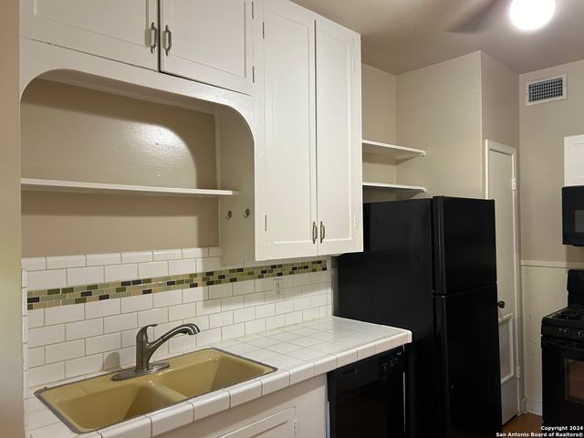 224 E Rosewood Ave Apt 1, San Antonio, TX 78212