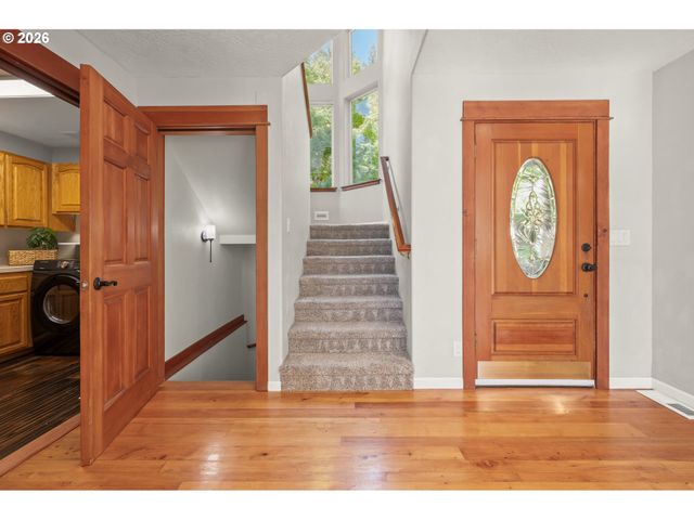 2262 TODD St, Eugene, OR 97405