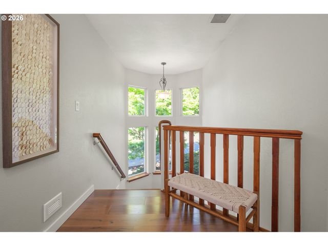 2262 TODD St, Eugene, OR 97405