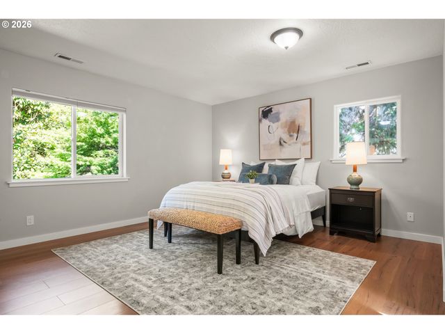2262 TODD St, Eugene, OR 97405