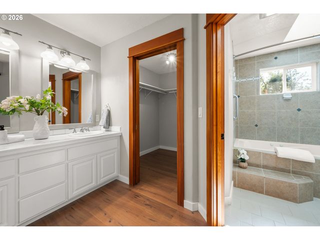 2262 TODD St, Eugene, OR 97405