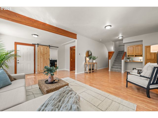 2262 TODD St, Eugene, OR 97405