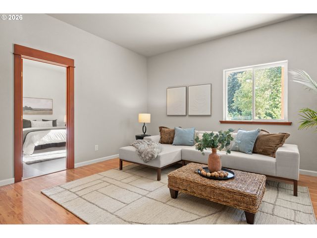 2262 TODD St, Eugene, OR 97405