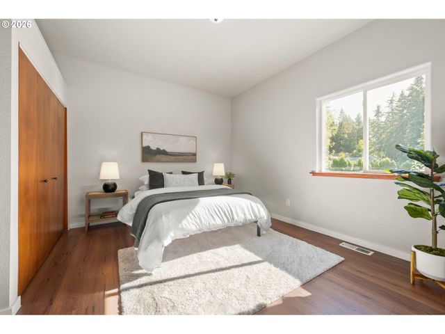 2262 TODD St, Eugene, OR 97405