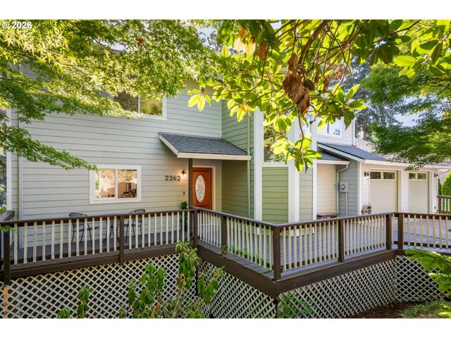 2262 TODD St, Eugene, OR 97405