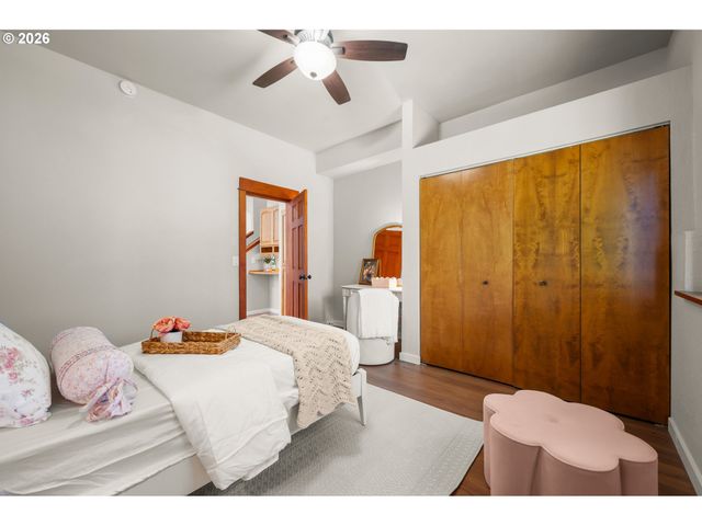 2262 TODD St, Eugene, OR 97405