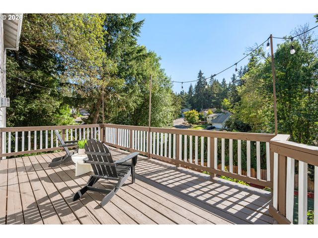 2262 TODD St, Eugene, OR 97405