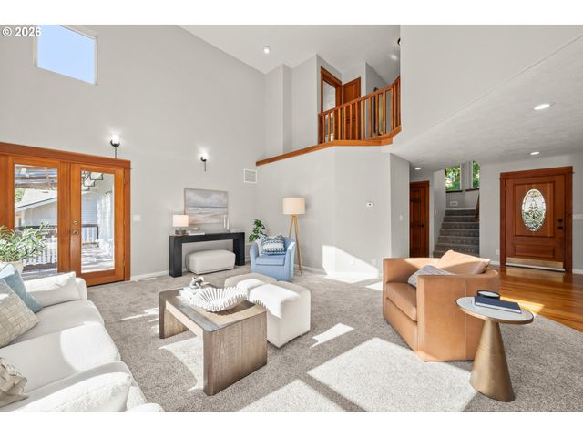2262 TODD St, Eugene, OR 97405