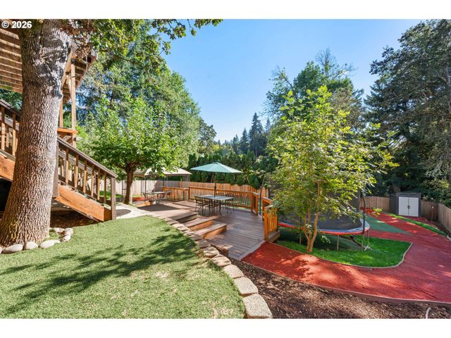 2262 TODD St, Eugene, OR 97405