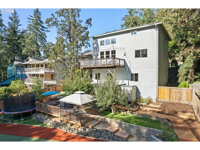 2262 TODD St, Eugene, OR 97405