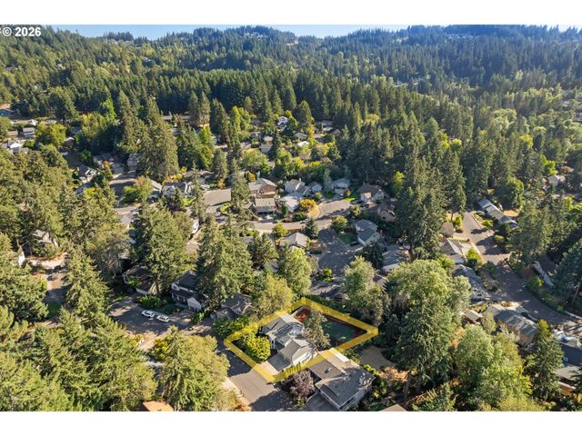 2262 TODD St, Eugene, OR 97405