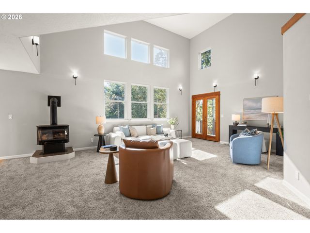 2262 TODD St, Eugene, OR 97405