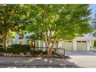 2262 TODD St, Eugene, OR 97405