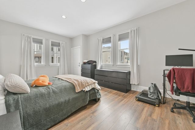 467 E 8th 1A, Boston, MA 02127
