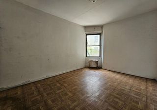 2115 33rd St Apt 2C, New York City, NY 11105