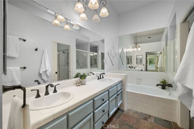 15 Calle Francesca, Rancho Santa Margarita, CA 92688