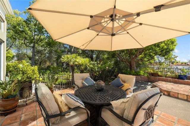 15 Calle Francesca, Rancho Santa Margarita, CA 92688