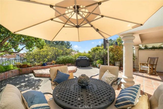 15 Calle Francesca, Rancho Santa Margarita, CA 92688