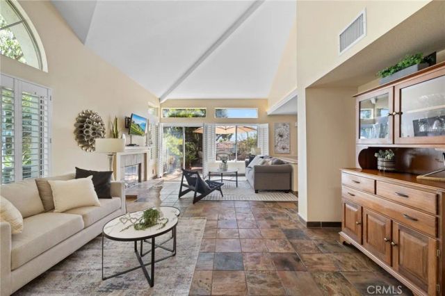 15 Calle Francesca, Rancho Santa Margarita, CA 92688