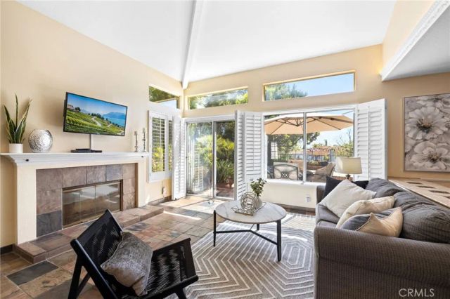 15 Calle Francesca, Rancho Santa Margarita, CA 92688