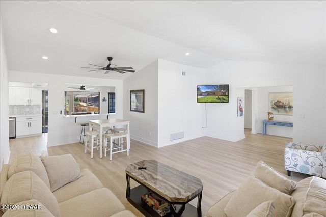 10 Flametree Court, Palm Coast, FL 32137