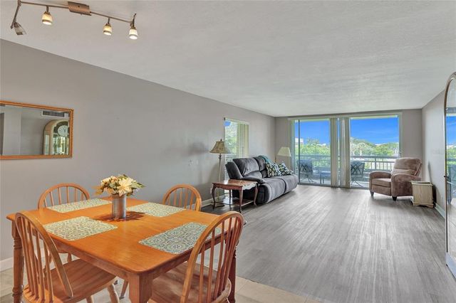 555 NW 4TH AVENUE 2220, Boca Raton, FL 33432