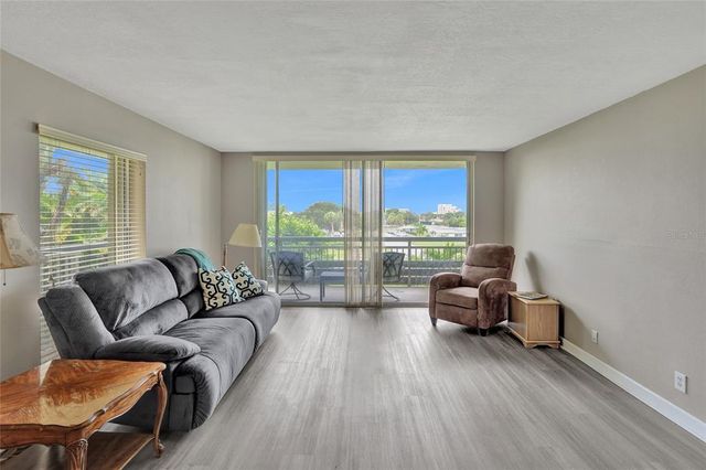 555 NW 4TH AVENUE 2220, Boca Raton, FL 33432