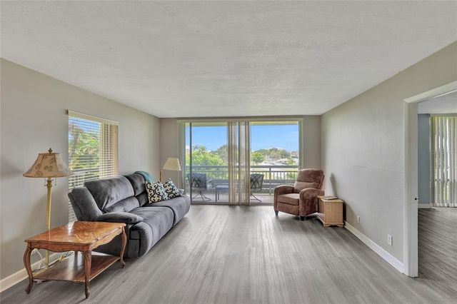 555 NW 4TH AVENUE 2220, Boca Raton, FL 33432