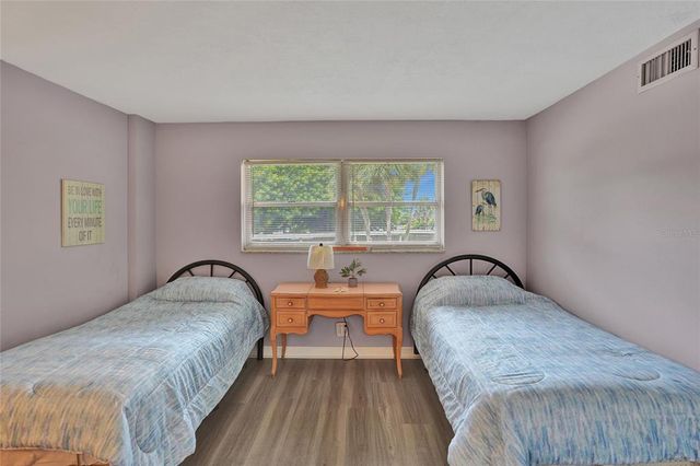 555 NW 4TH AVENUE 2220, Boca Raton, FL 33432