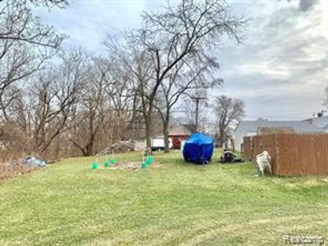 2190 Goddard Road, Lincoln Park, MI 48146