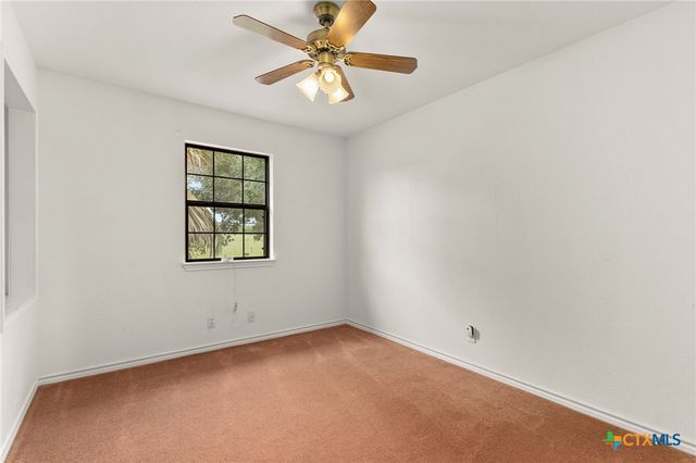 16567 Fm 725, Seguin, TX 78155