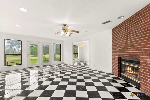 16567 Fm 725, Seguin, TX 78155