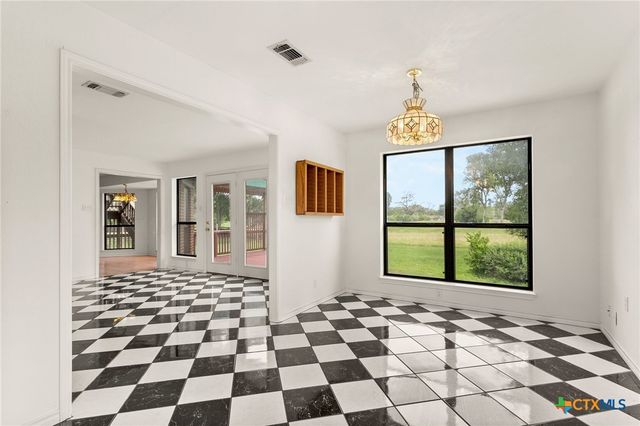 16567 Fm 725, Seguin, TX 78155