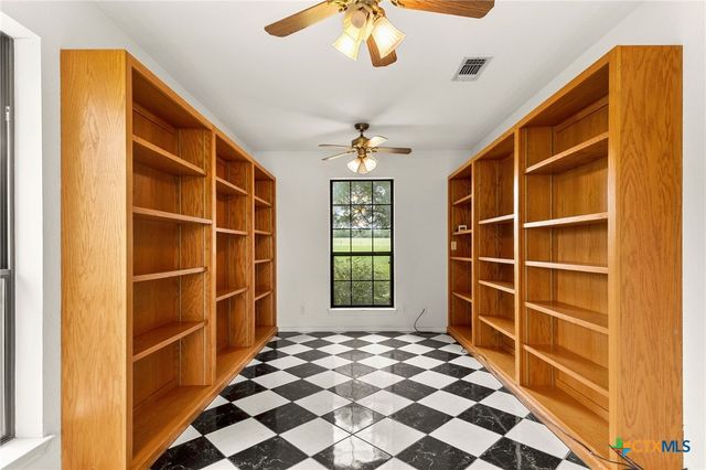 16567 Fm 725, Seguin, TX 78155