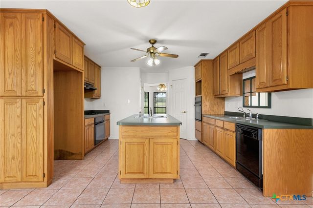 16567 Fm 725, Seguin, TX 78155